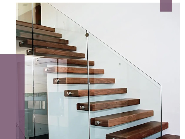 Стеклянные перила для лестницы в Арзамасе от 15748 руб.