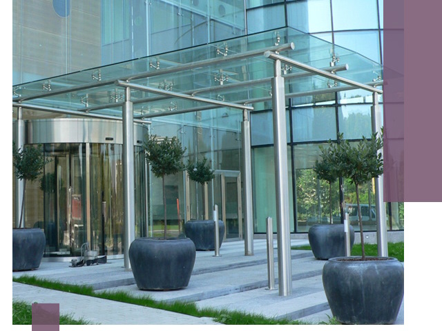 Навесы из стекла на заказ в Арзамасе — монтаж и установка