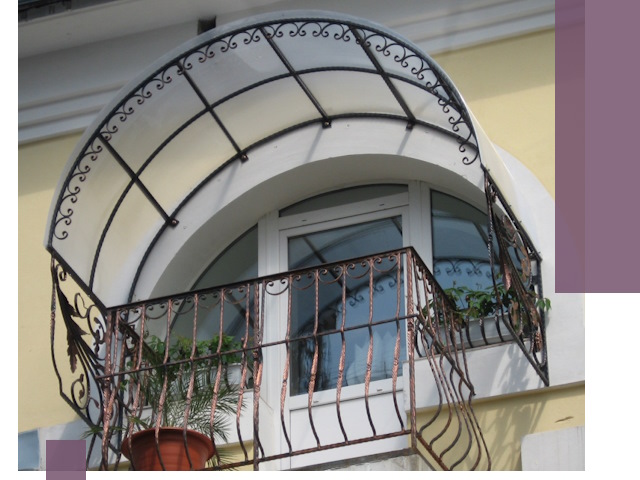 Козырьки над балконом в Арзамасе — изготовление и монтаж